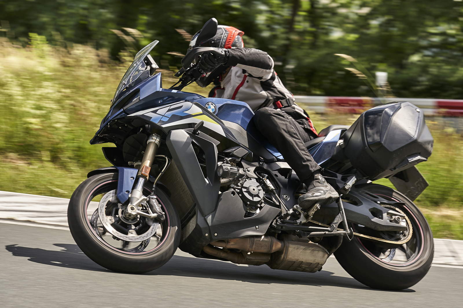 BMW S 1000 XR vs Suzuki GSX 1000 GX